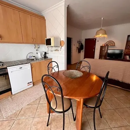 Apartamento T1/piscina Na Praia Da Rocha شقة *